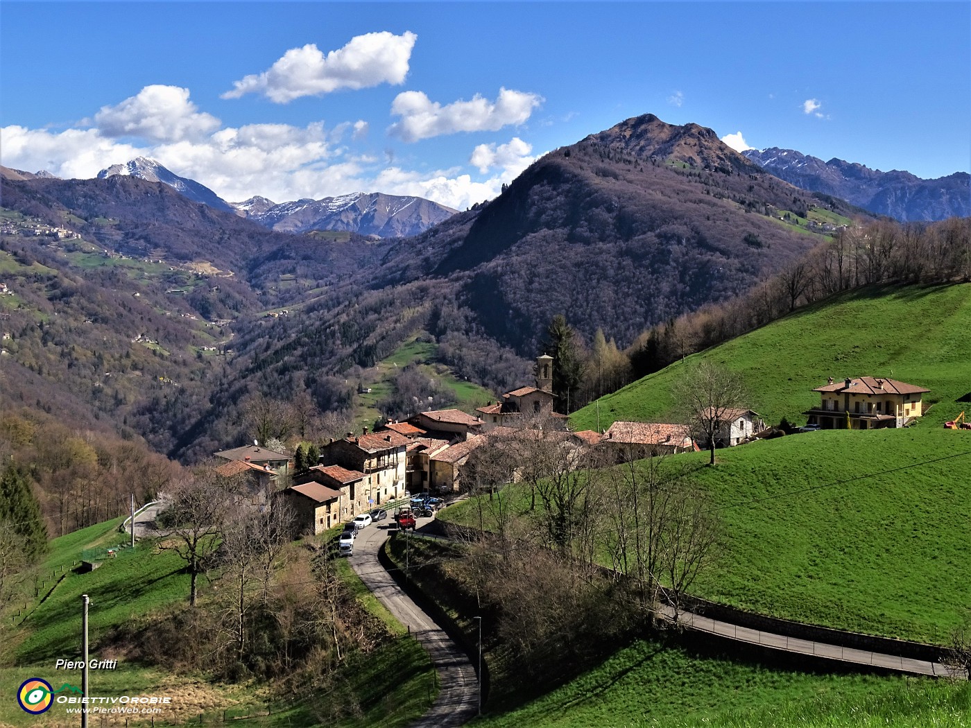 09 Partenza da Alino (687 m), bel borgo antico che conserrva ancora il suo aspetto originario.JPG